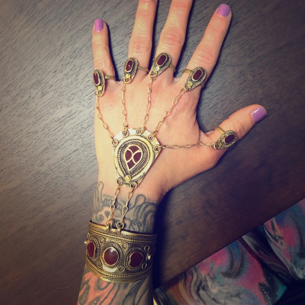 Vintage styled “Hand chain” ring to bracelet